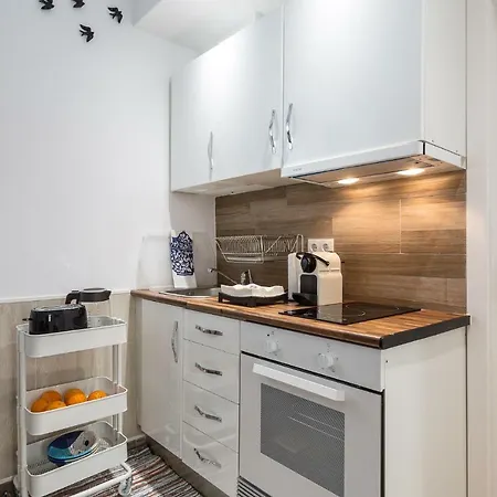 Apartment Jeronimos 4